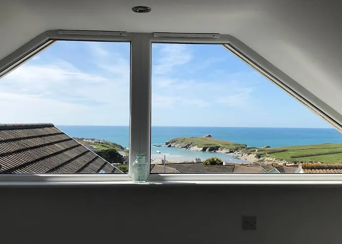 Six By The Sea - 2 Bed House - A Little Something For Everyone