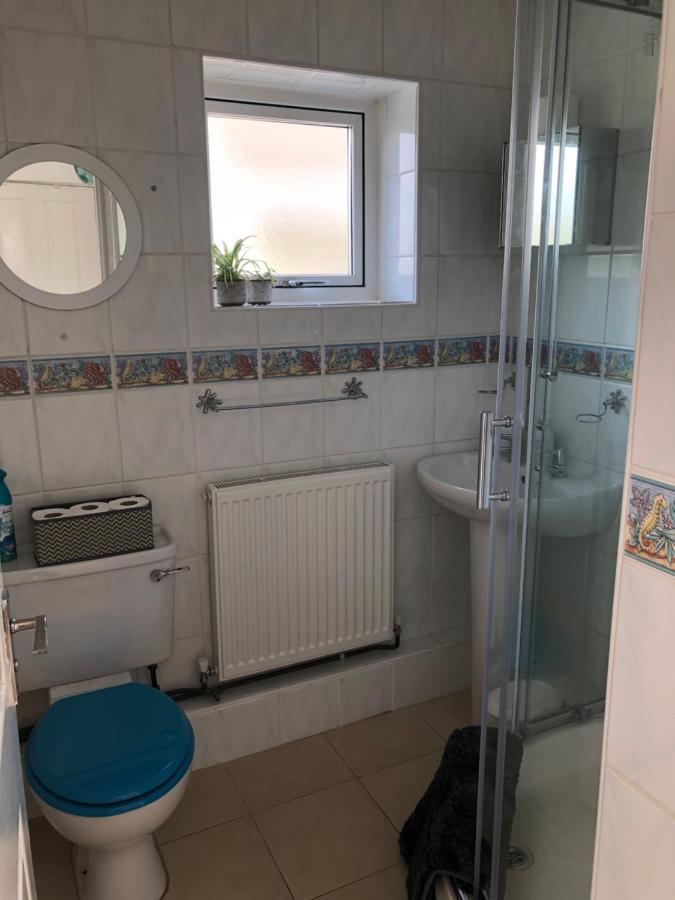 Six By The Sea - 2 Bed House - A Little Something For Everyone
